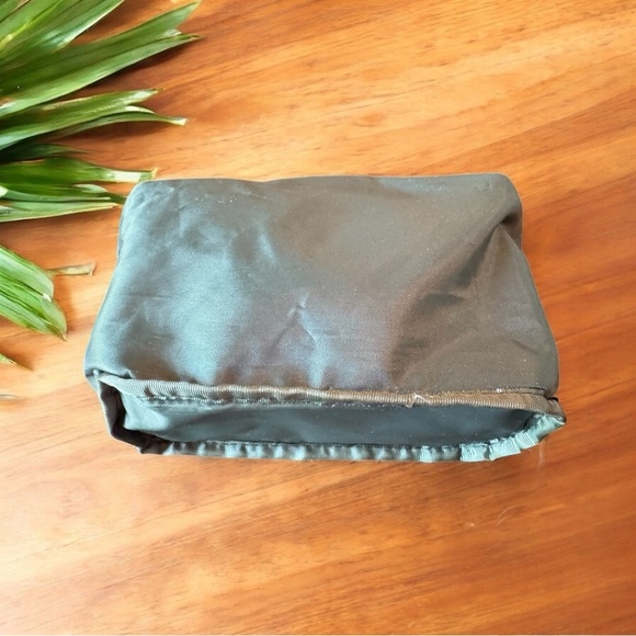 Temperley London x British Airways First Class Toiletry Makeup Bag Floral Print - Picture 15 of 16